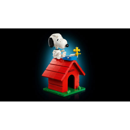 LEGO® LEGO Ideas: Peanuts: Snoopy's Doghouse