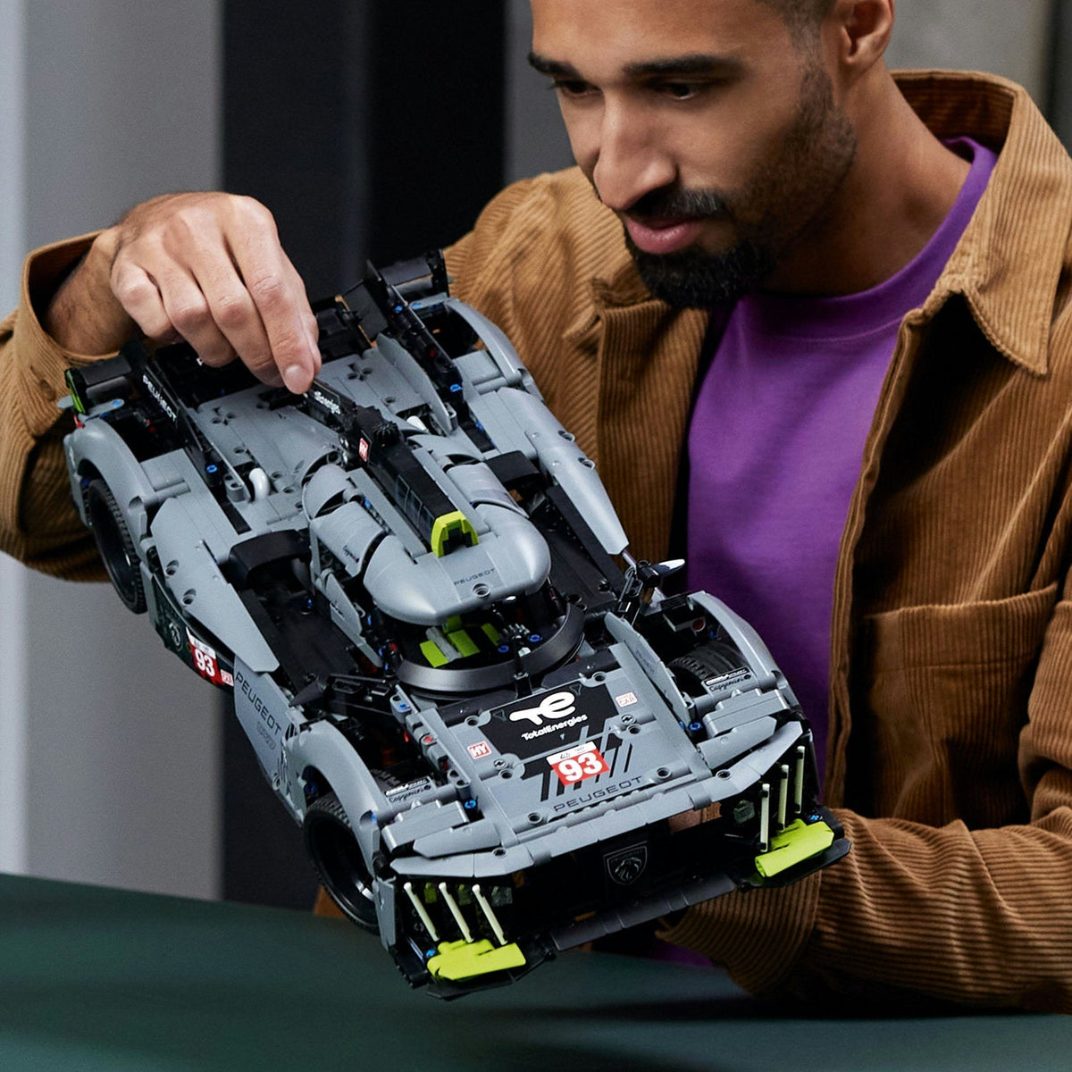 LEGO Peugeot 9X8 24H Le Mans Hybrid Hypercar