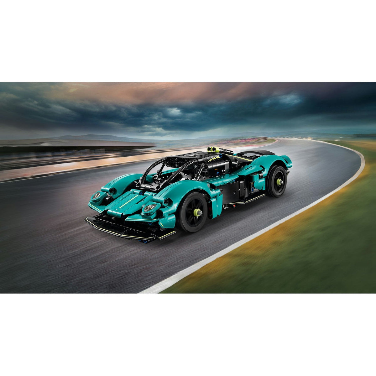 LEGO Technic: Aston Martin Valkyrie 42208