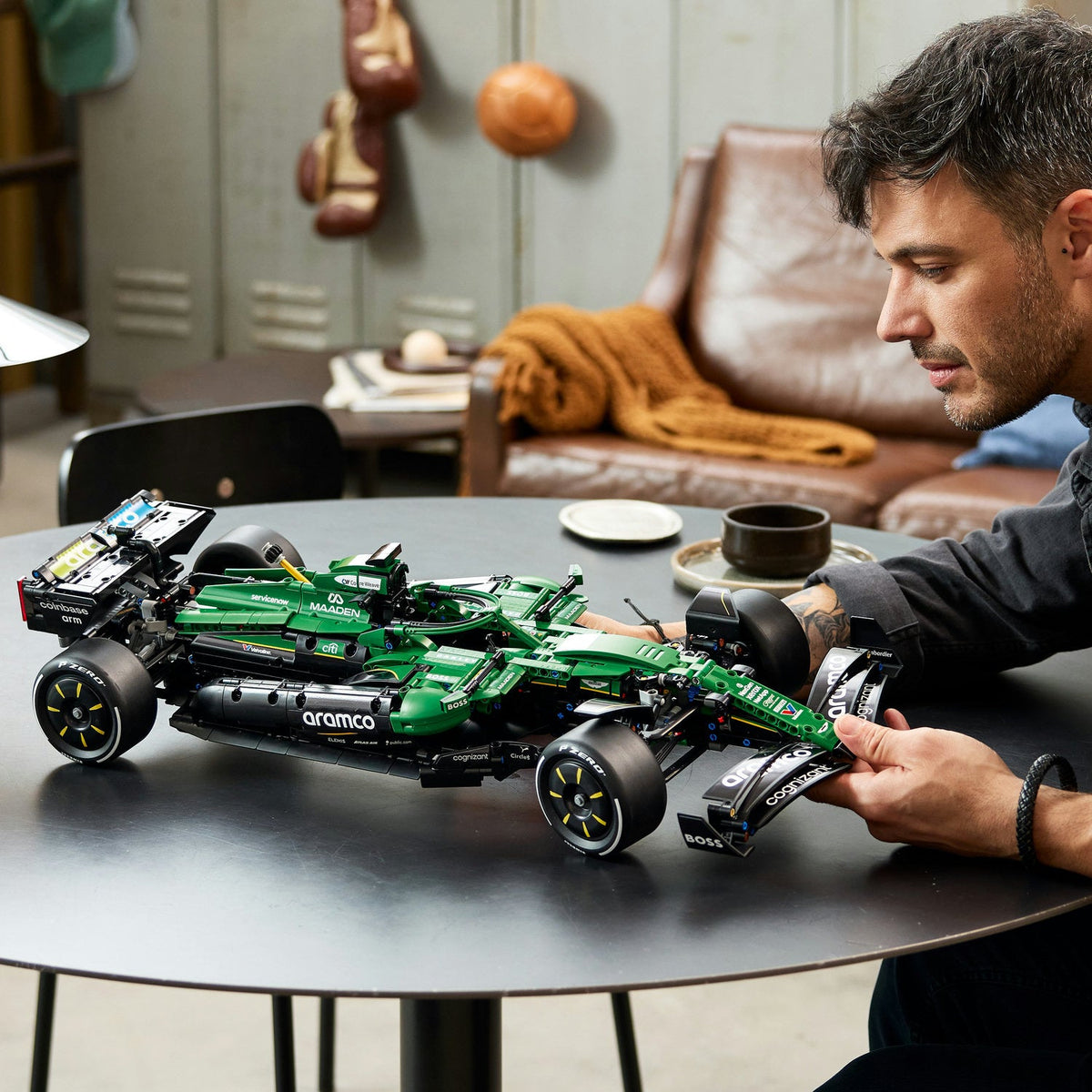 LEGO® Technic: Aston Martin Aramco AMR25 F1® Car