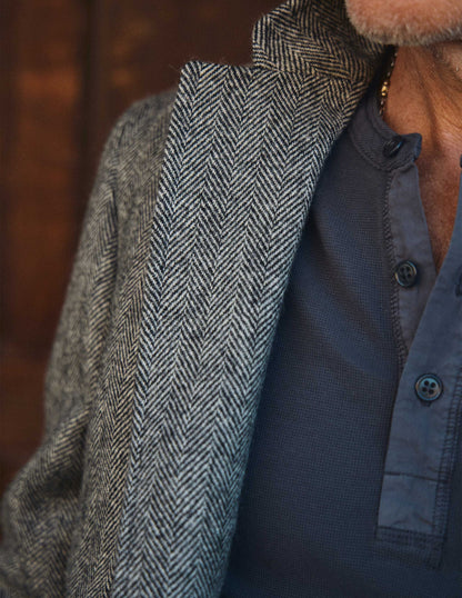 Rivay Gibson Waffle Henley in Weathered Black