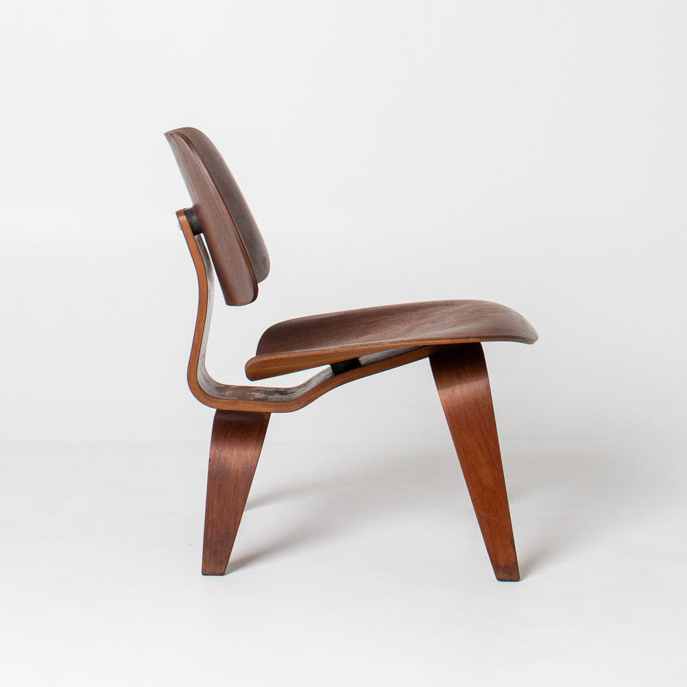 Eames LCW 5-2-5 in Walnut Evans Production