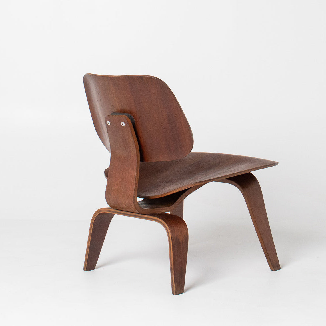 Eames LCW 5-2-5 in Walnut Evans Production