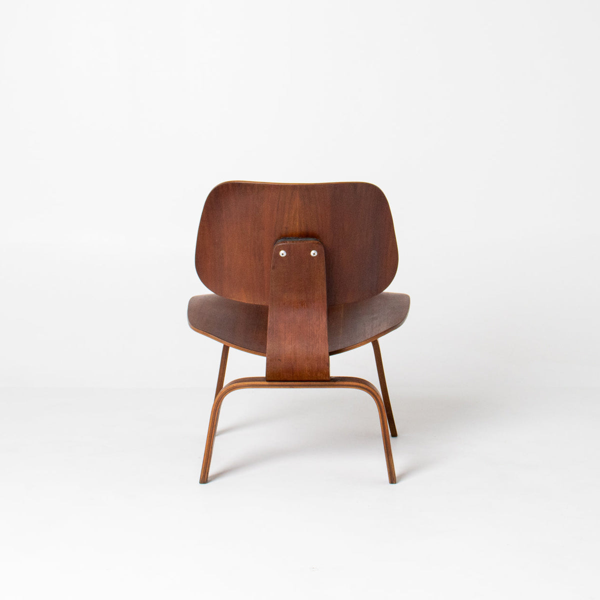 Eames LCW 5-2-5 in Walnut Evans Production