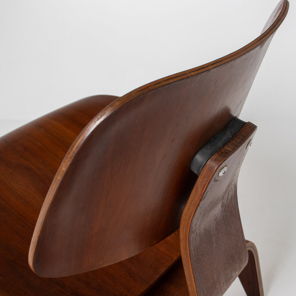 Eames LCW 5-2-5 in Walnut Evans Production