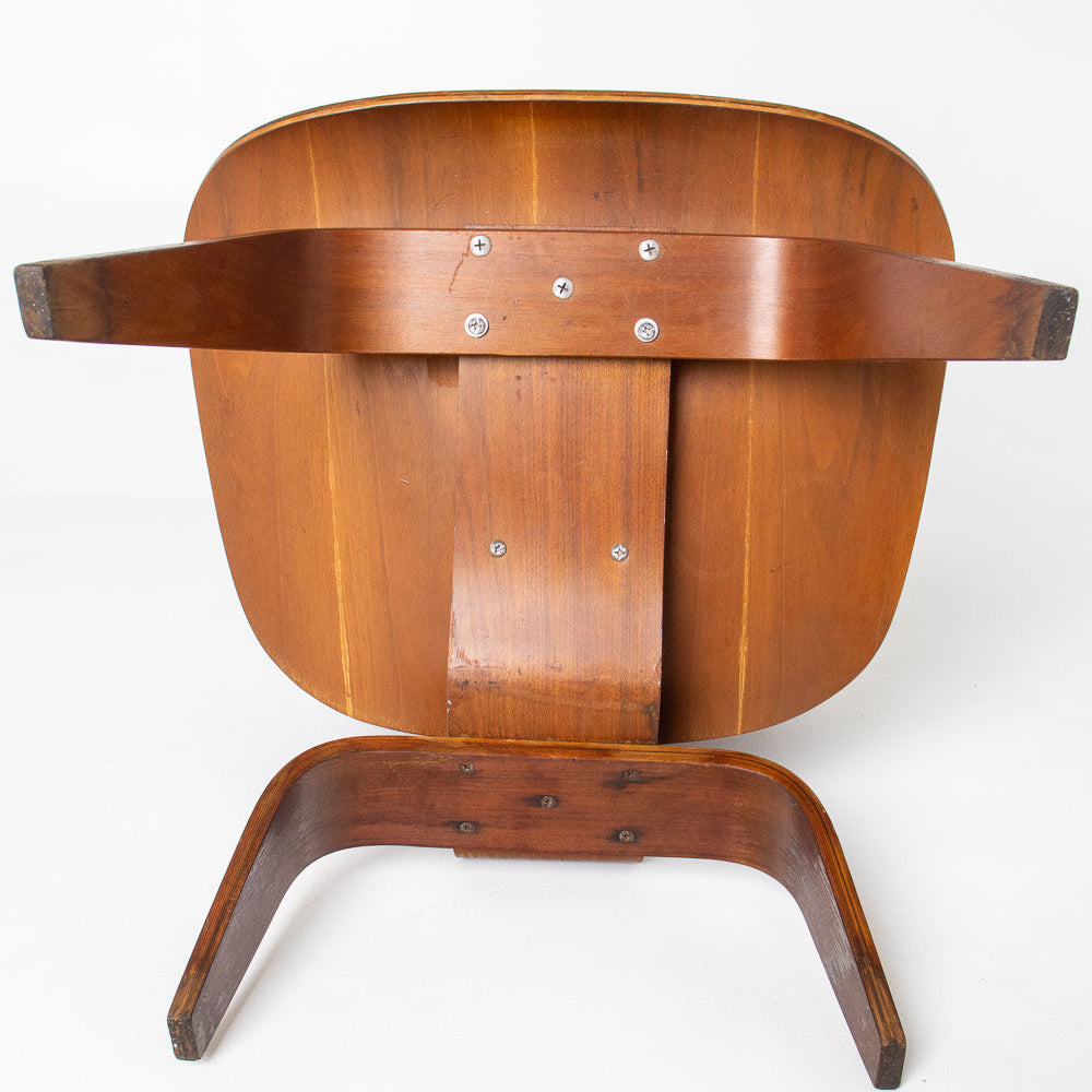 Eames LCW 5-2-5 in Walnut Evans Production