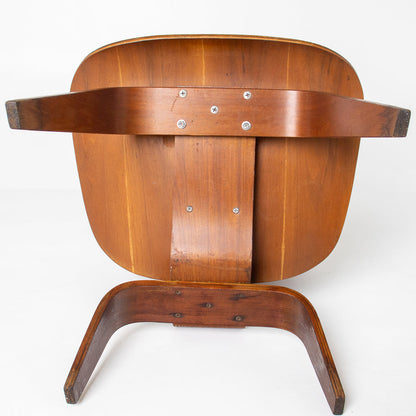 Eames LCW 5-2-5 in Walnut Evans Production