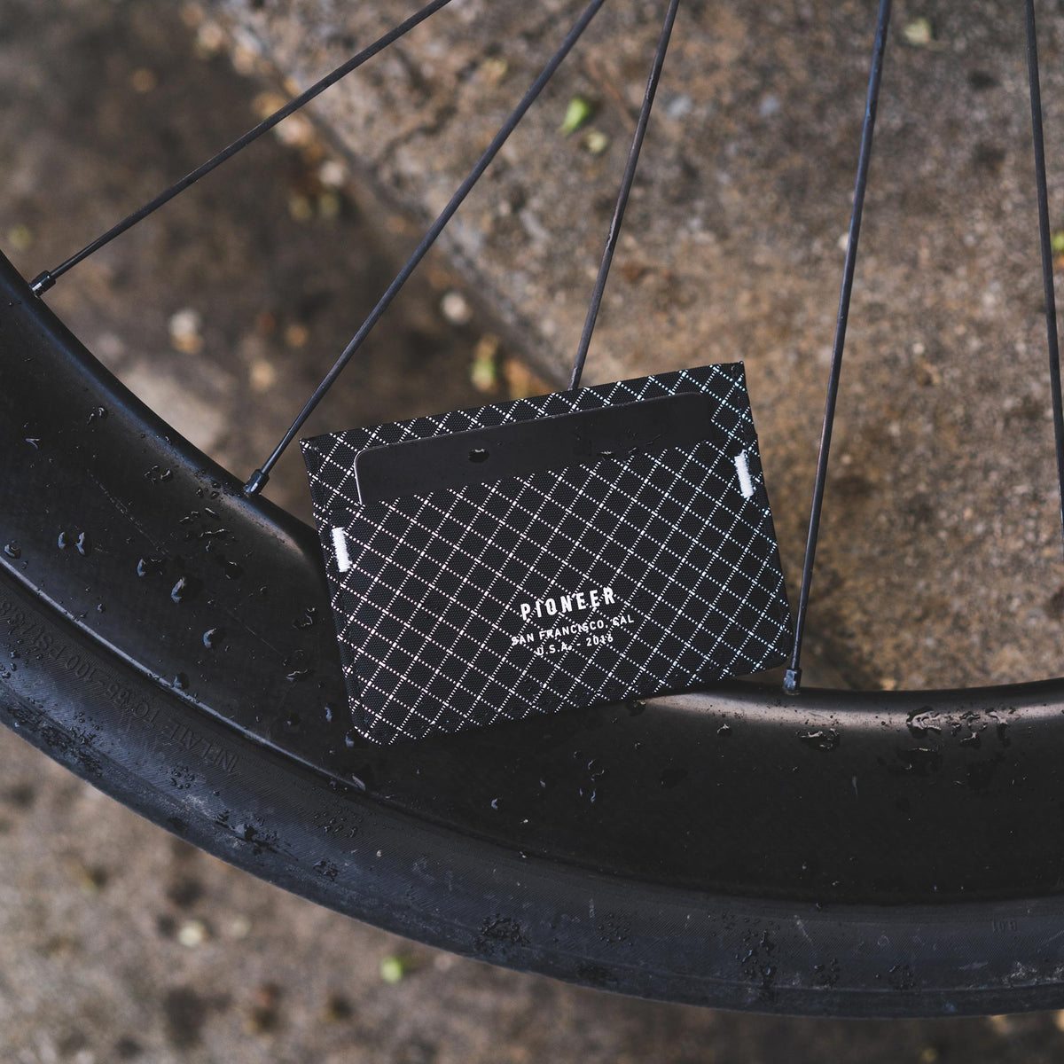 Pioneer Molecule Cardholder