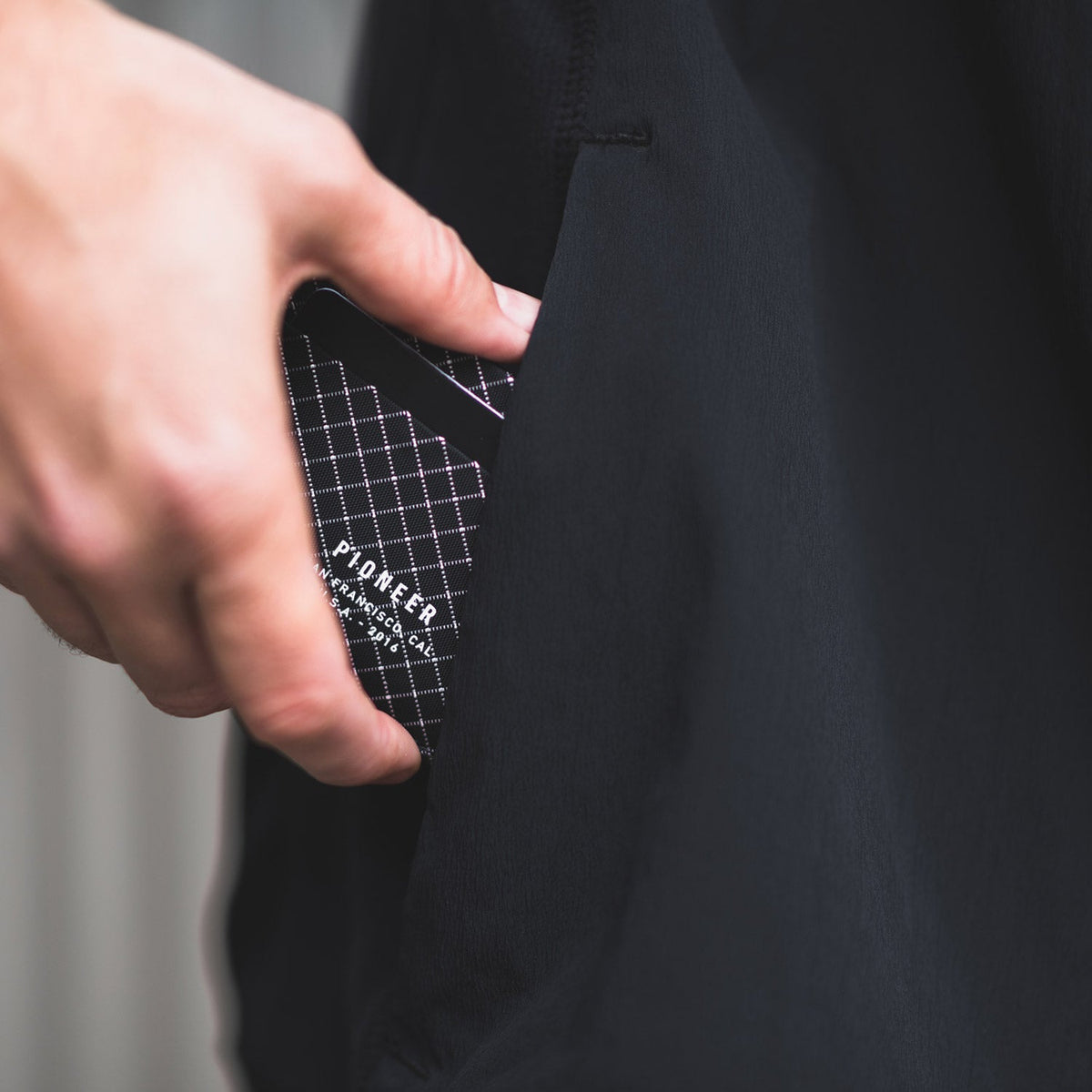 Pioneer Molecule Cardholder