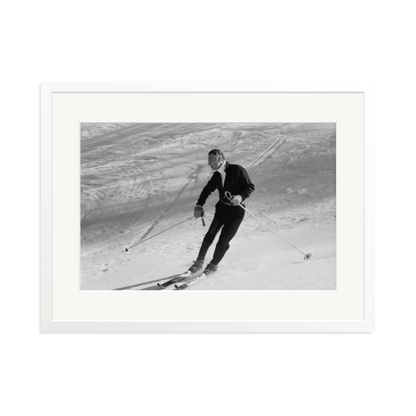 Gianni Agnelli Skiing Framed Print White XL