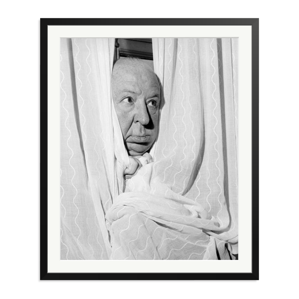 Alfred Hitchcock at the Claridges Hotel Framed Print Black XXL