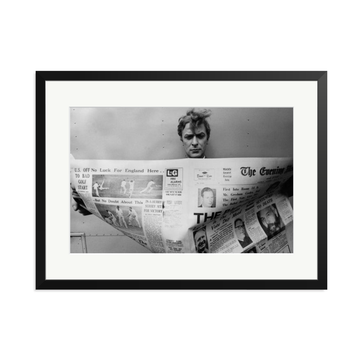 Caine Keeping Up Framed Print Black XL