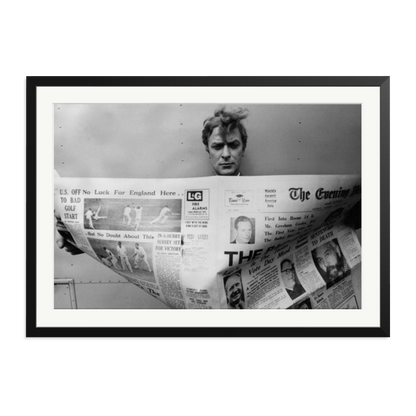 Caine Keeping Up Framed Print Black XXL