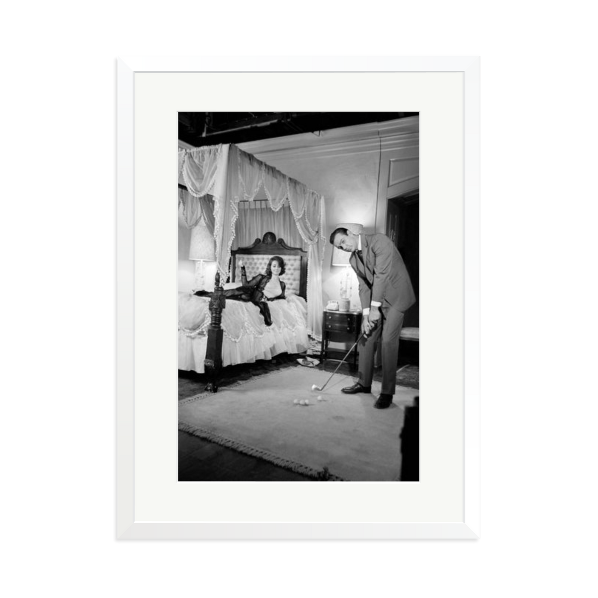 Connery, Golf on Set Framed Print White XL