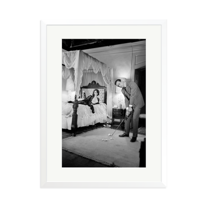 Connery, Golf on Set Framed Print White XL