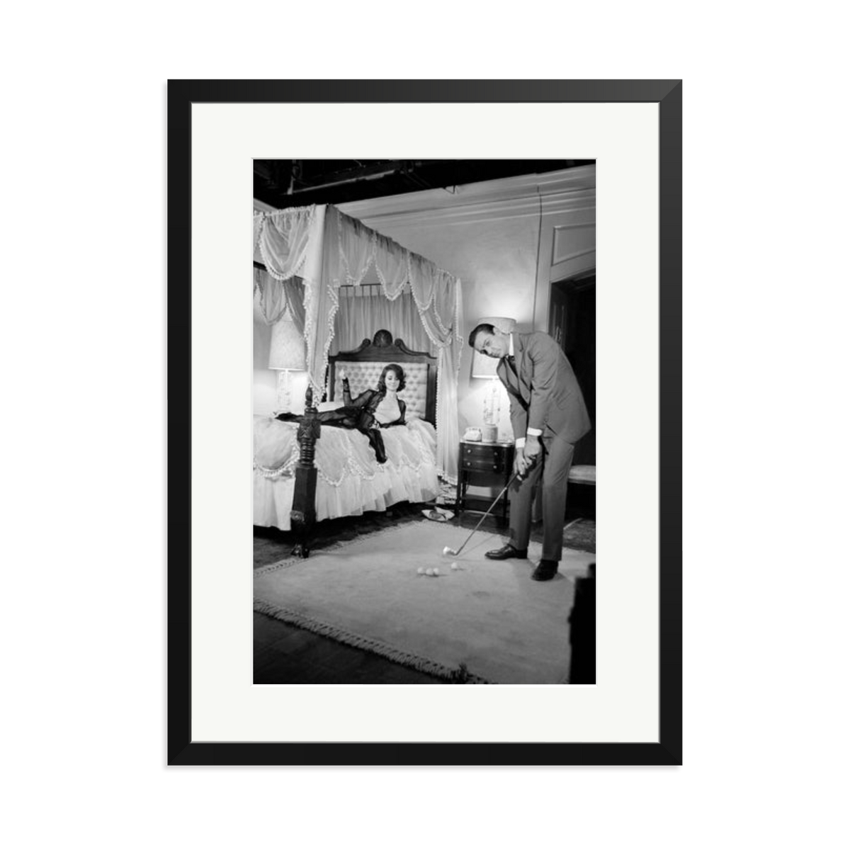Connery, Golf on Set Framed Print Black XL