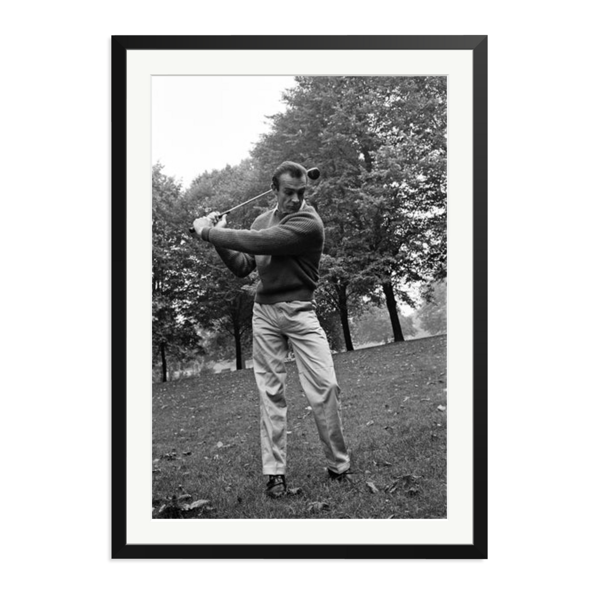 Sean Connery Plays Golf Framed Print Black XXL