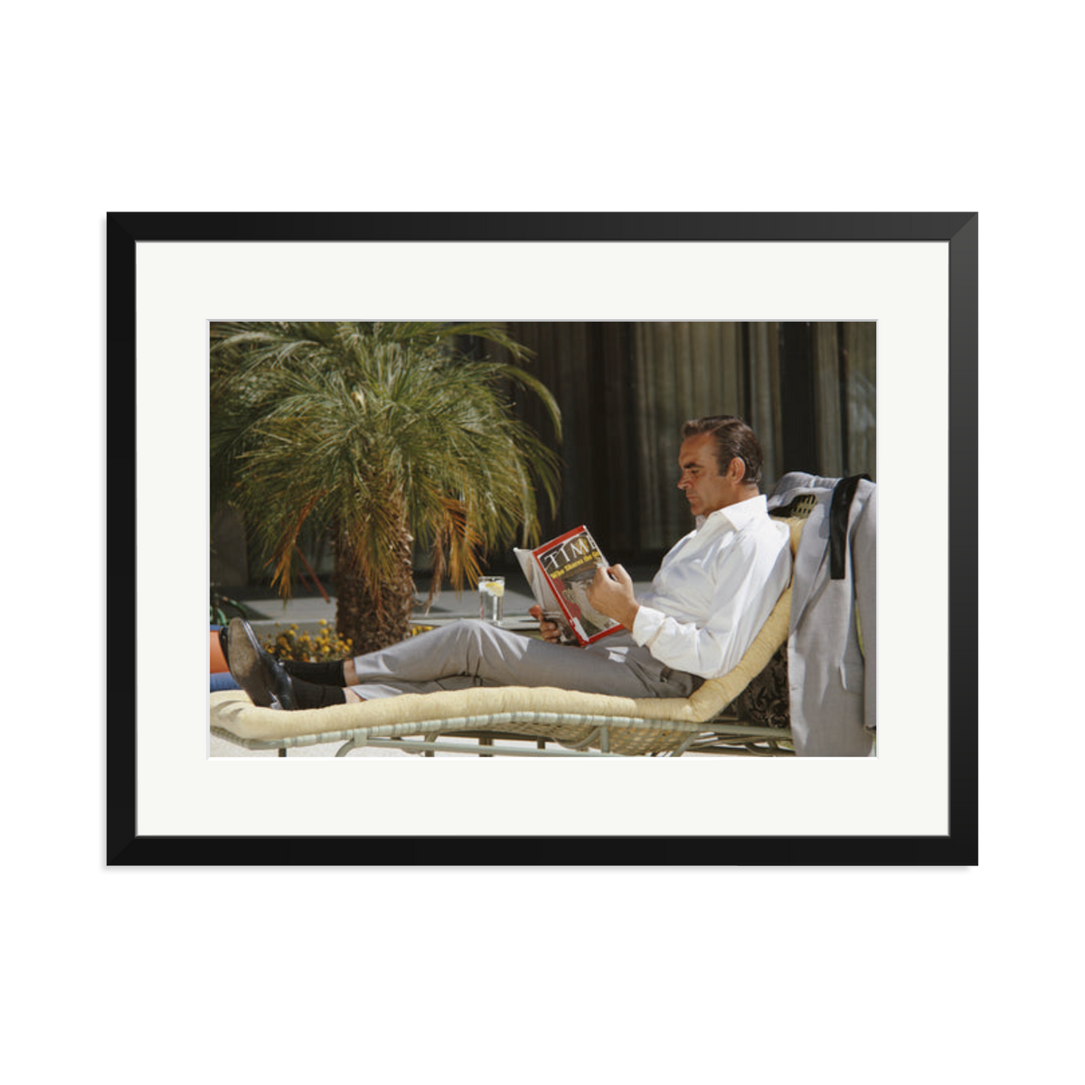 Sean Connery Lounging Framed Print Black XL