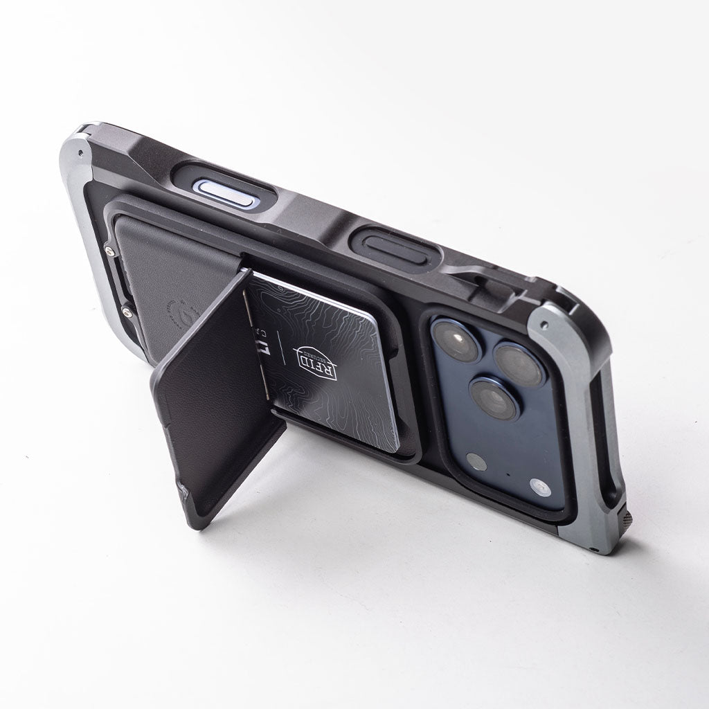 Dango iPhone 17 Pro Adapt Case