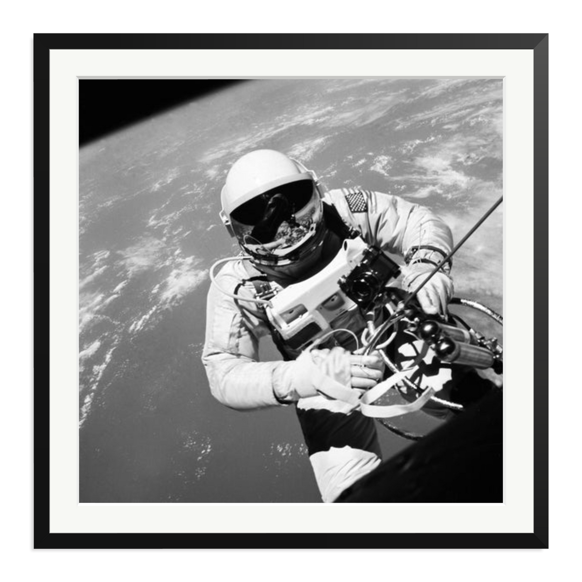 Gemini IV Spacewalk Framed Print Black XXL