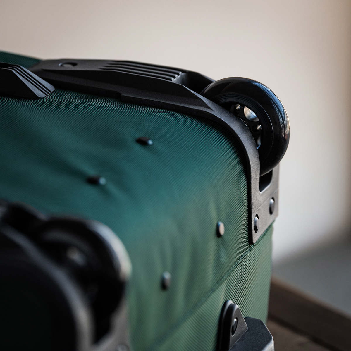 Halfday Carry-On Garment Roller Bag
