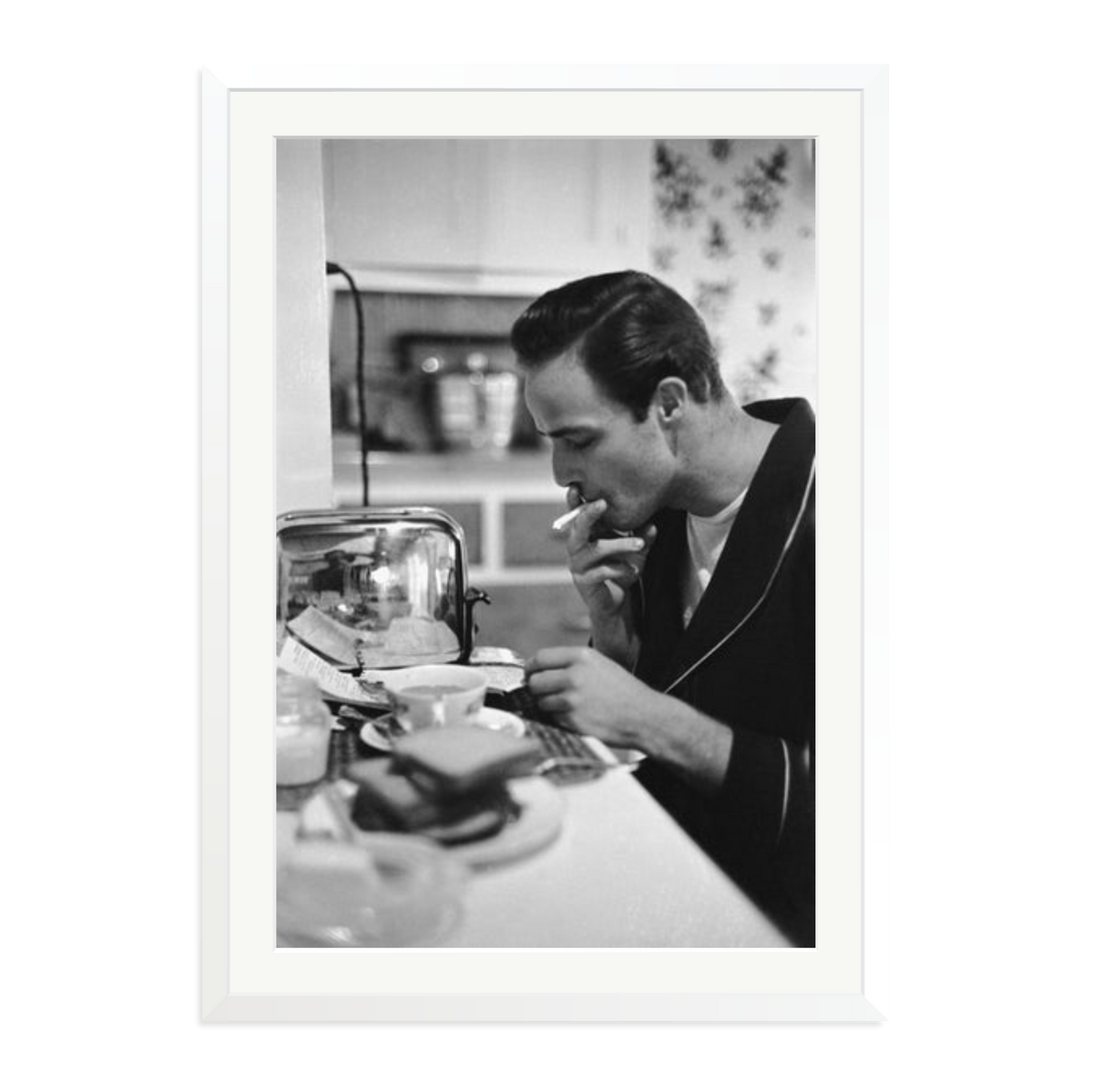 Marlon Brando Reading a Script Framed Print White XXL
