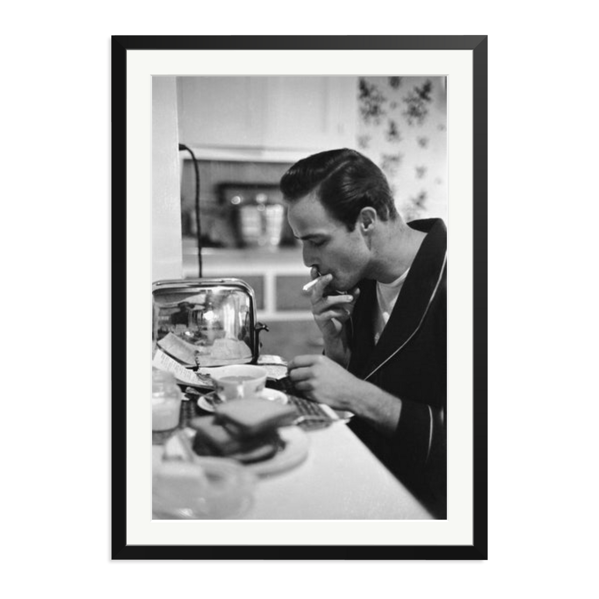 Marlon Brando Reading a Script Framed Print Black XXL