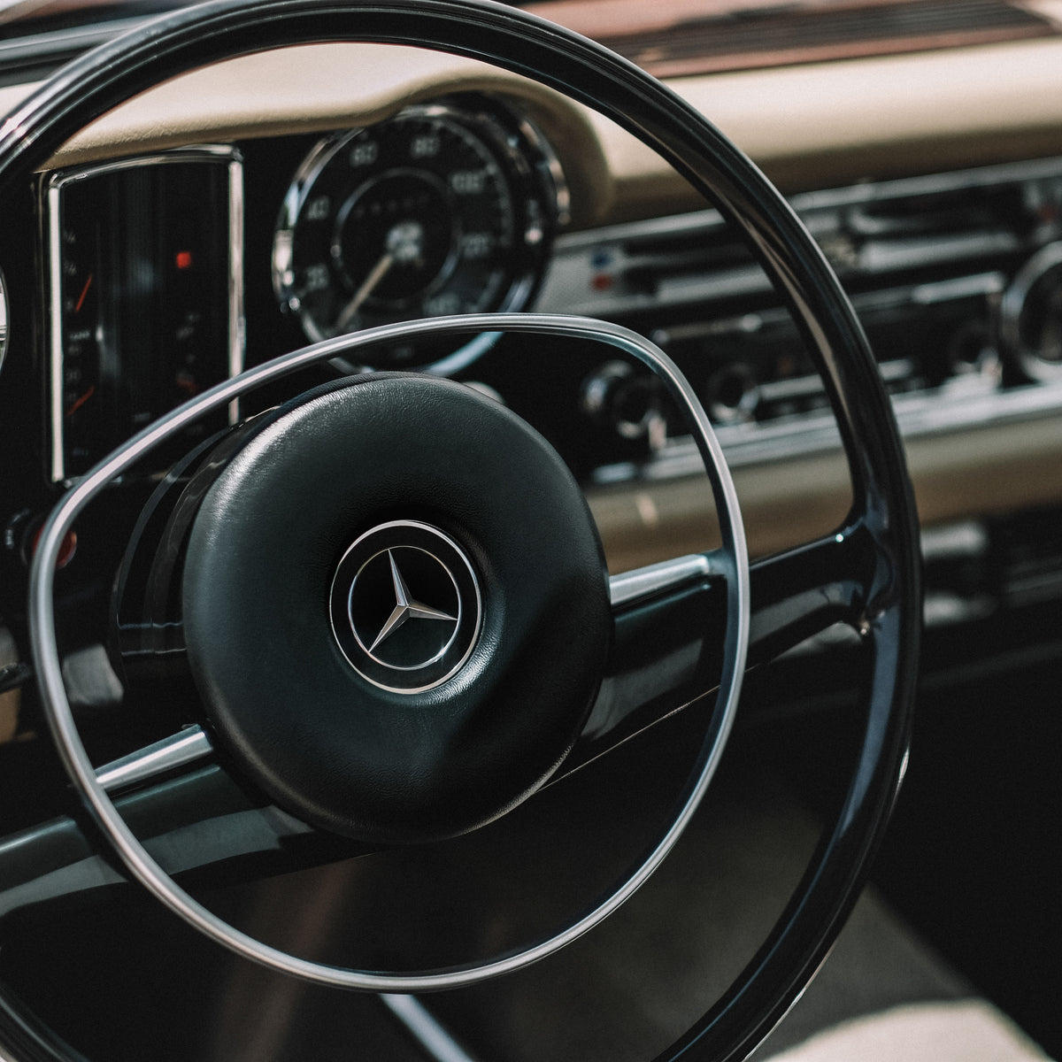 Robert Downey Jr.'s 1970 Mercedes-Benz 280SL Pagoda Coupe Roadster