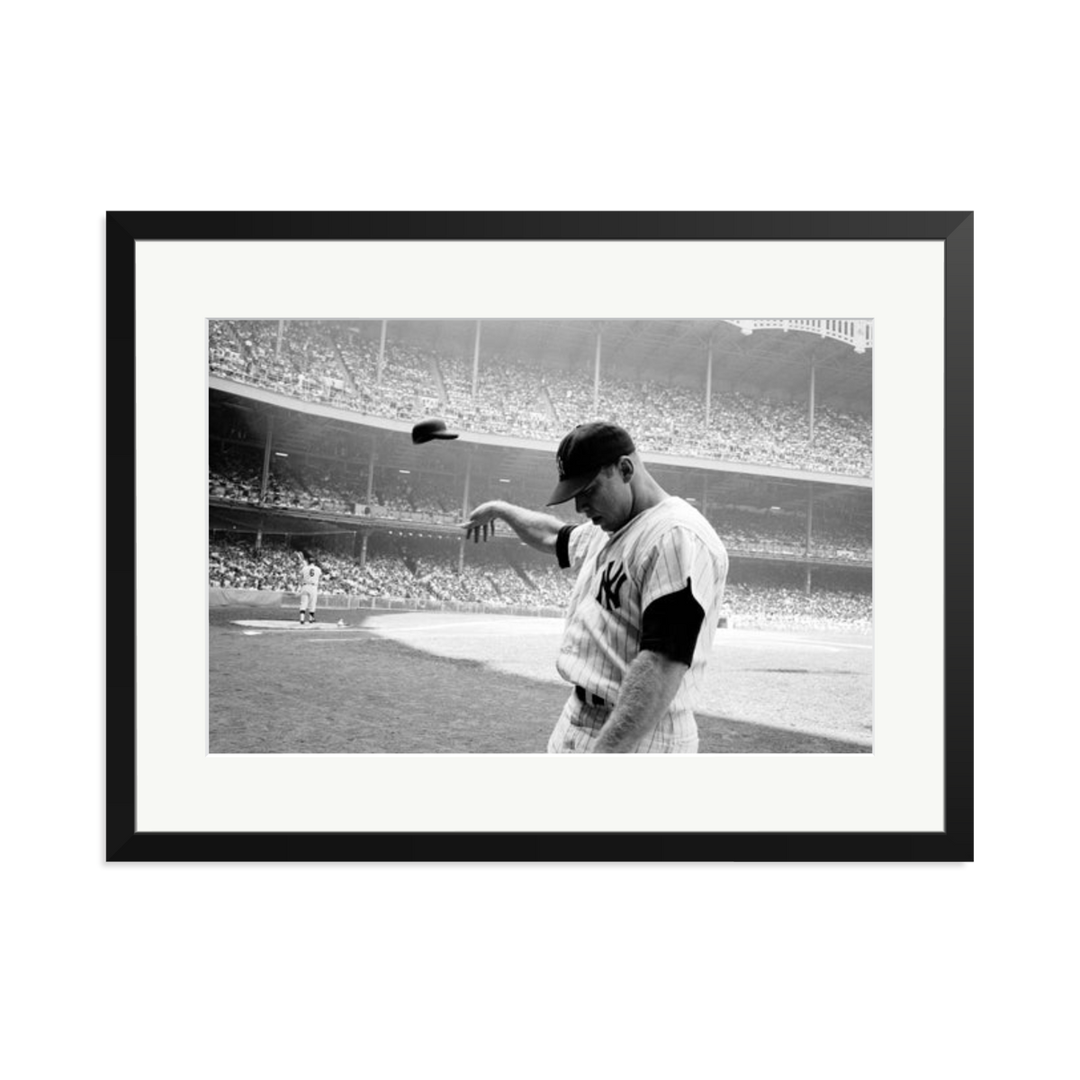 Mickey Mantle Helmet Fling Framed Print Black XL