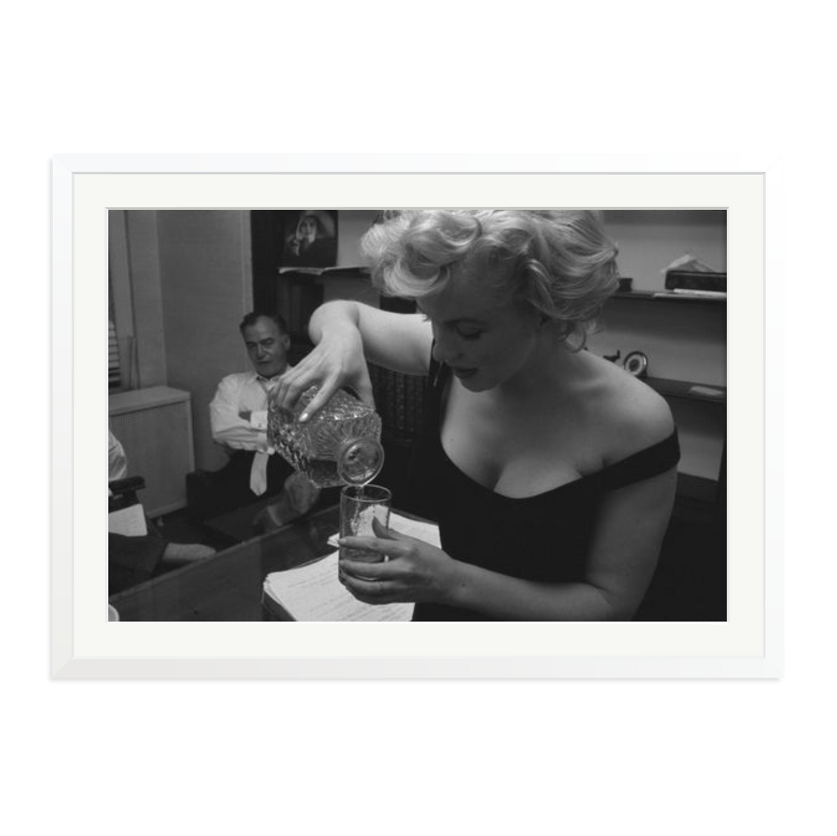 Marilyn Monroe Pouring A Drink Framed Print White XXL