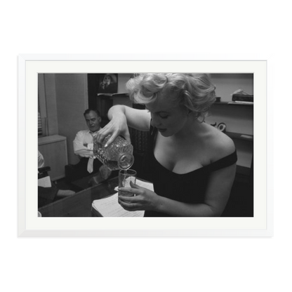 Marilyn Monroe Pouring A Drink Framed Print White XXL