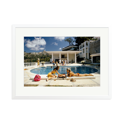Slim Aarons 'Poolside Backgammon' White XL