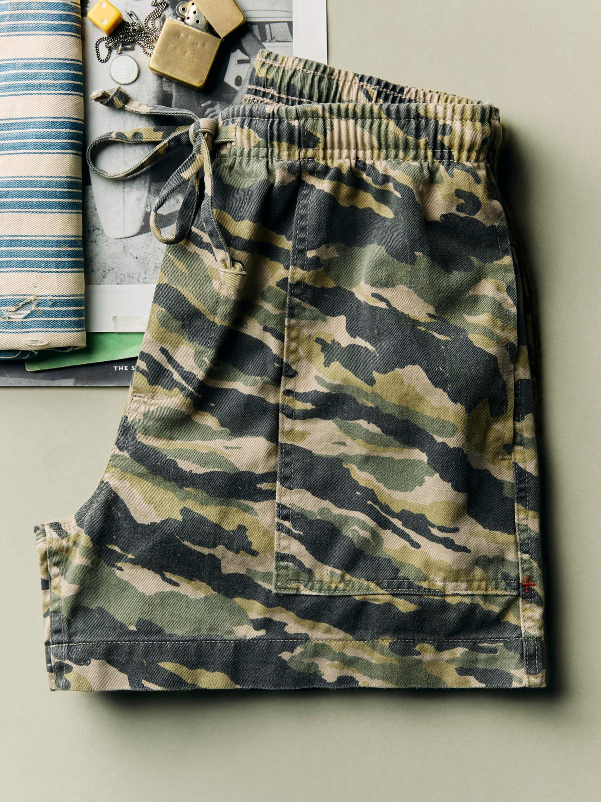 imogene + willie the lounge short in brushstroke camo