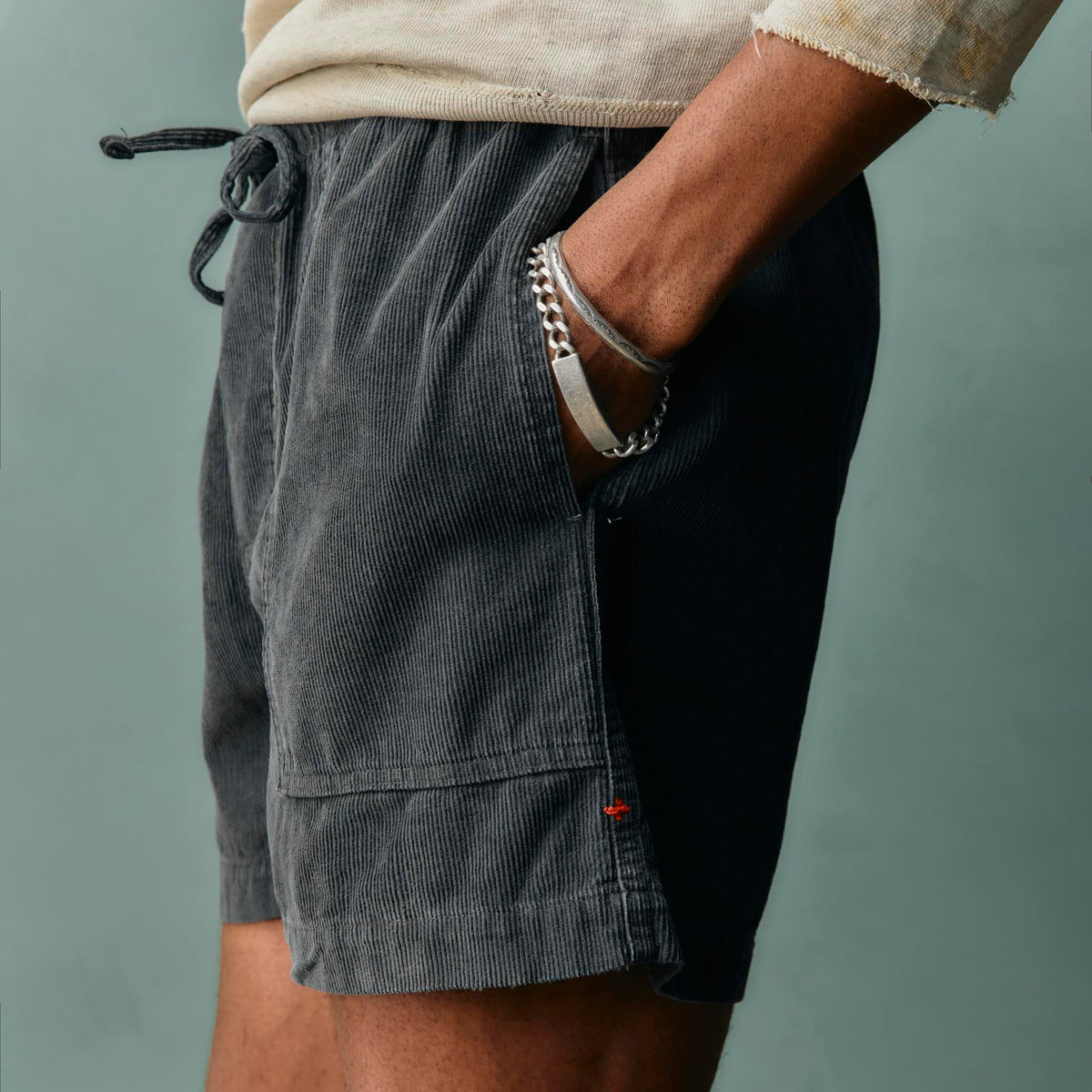 imogene + willie the lounge short in sunfaded black cord