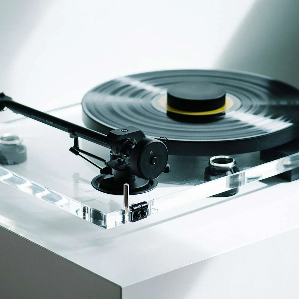 Pro-Ject Audio XA B Balanced Acrylic Turntable
